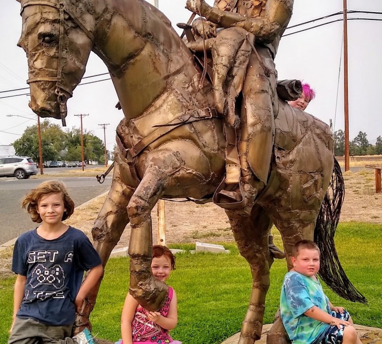 Cowboy Statue, Railroad Park (Montague,&nbspCA)